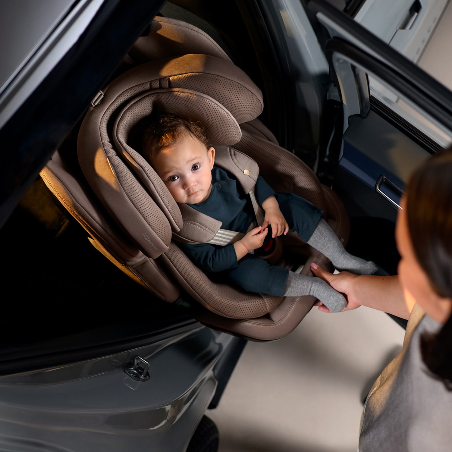 【おさるさま専用」MAXI-COSI チャイルドシートベースとミラーセット おさるさま専用」MAXI-COSI チャイルドシートベースとミラー