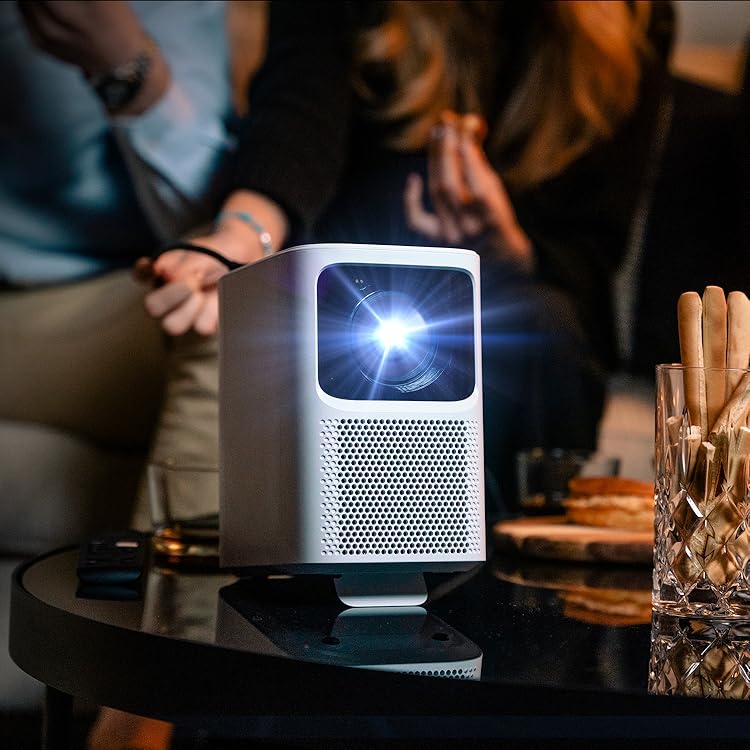 emotn ホワイトプロジェクター 本体 Emotn N1：リビングも庭も、Netflixシアターに | Dangbei