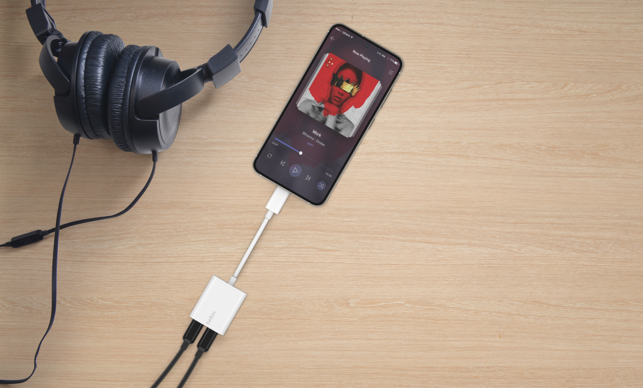 ベルキンイヤフォンアダプタ 楽天市場】【ランキング1位獲得！】Belkin 3.5mmオーディオ +