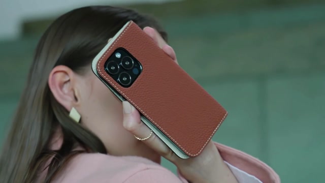 お値下げ❗️[美品]BONAVENTURA アイホン15pro 限定カラーキャメル お値下げ❗️[美品]BONAVENTURA アイホン15pro 限定カラーキャメル