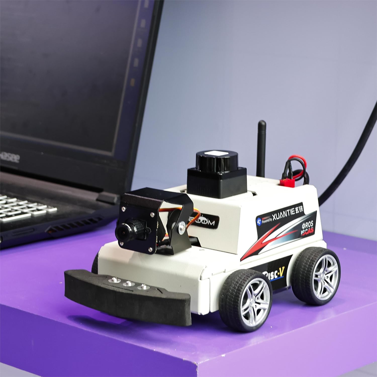 Yaboo ロボット 可動式 ホワイト 干支 メカ・ラビット（ホワイト仕様）【89934】 | タミヤ