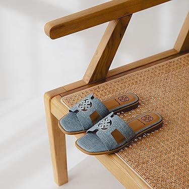 u*0様 新品未使用　Daisy Fuentes サンダル　フラットシューズ　ト Amazon.com: Daisy Fuentes: Sandals