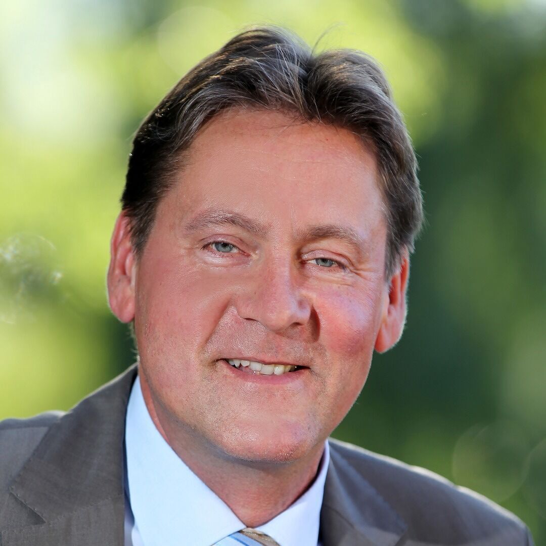 Amazon.de Michael Behn books, biography, latest update