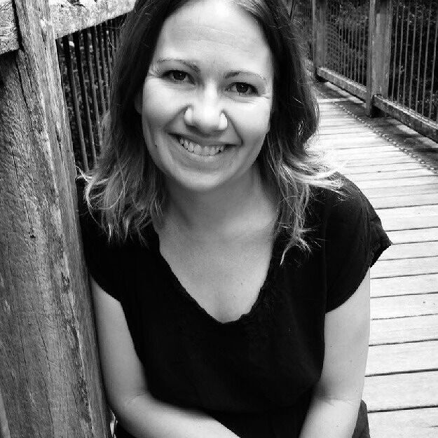 Shannon Cox books, biography, latest update