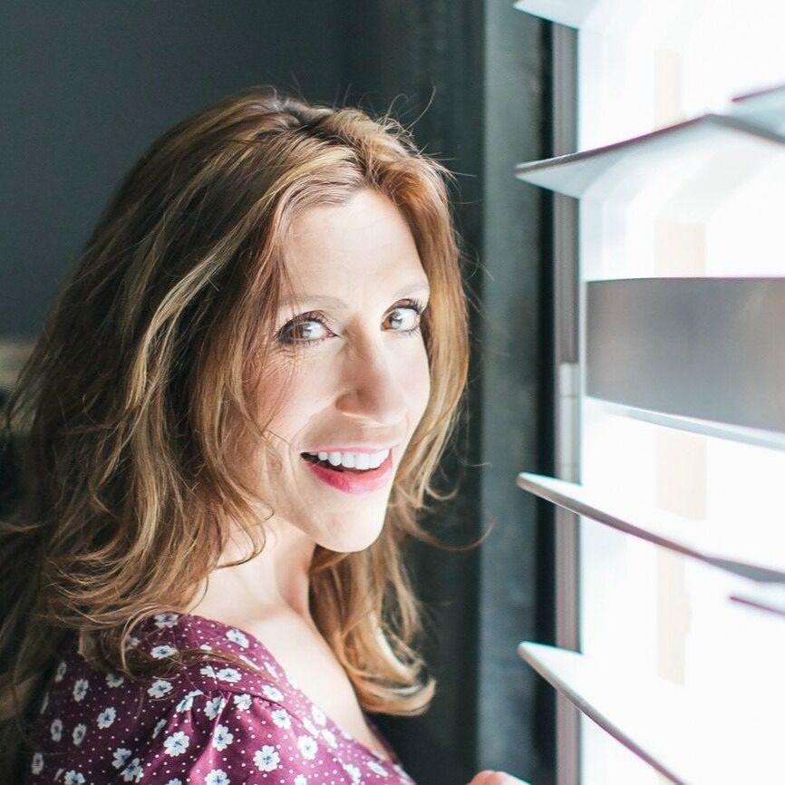 Shannon Knight books, biography, latest update