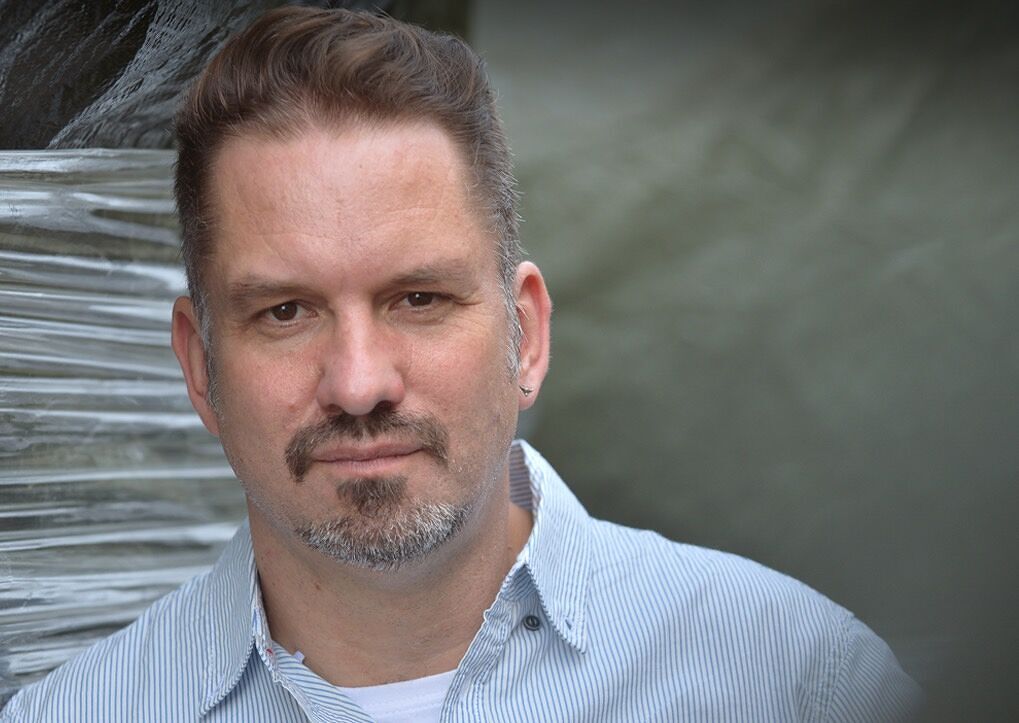 Oliver Becker books, biography, latest update