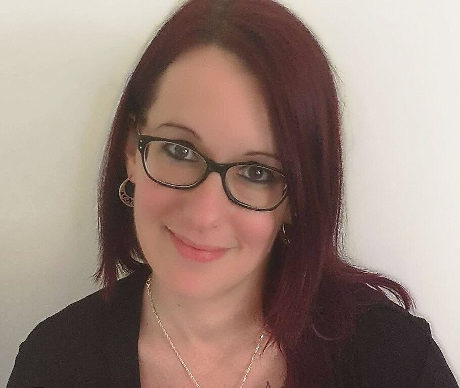 Amazon.de Anna Triss books, biography, latest update