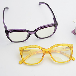 Blue light blocking reading glasses