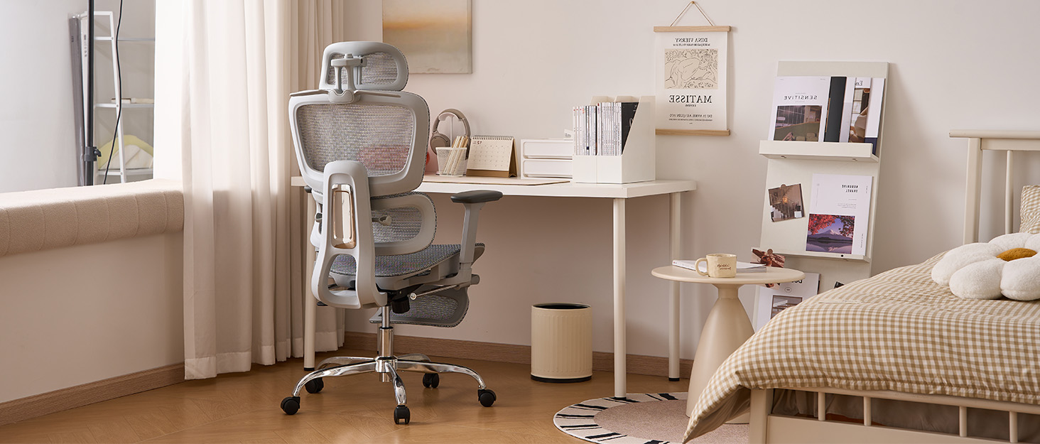 LarkLeaves Office Chair with Footrest and Adaptive Lumbar Support