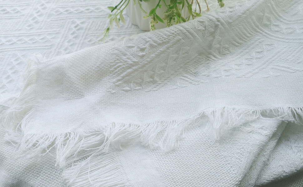 abobo LIFESTYLE Creamy White Cotton Tablecloth Square Small/Fringed