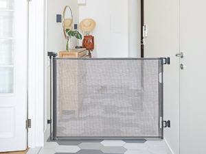 Momcozy Auto-lock Retractable Stair Gate,Safety Baby Gate Roll For Toddlers And Dogs,Extend Baby