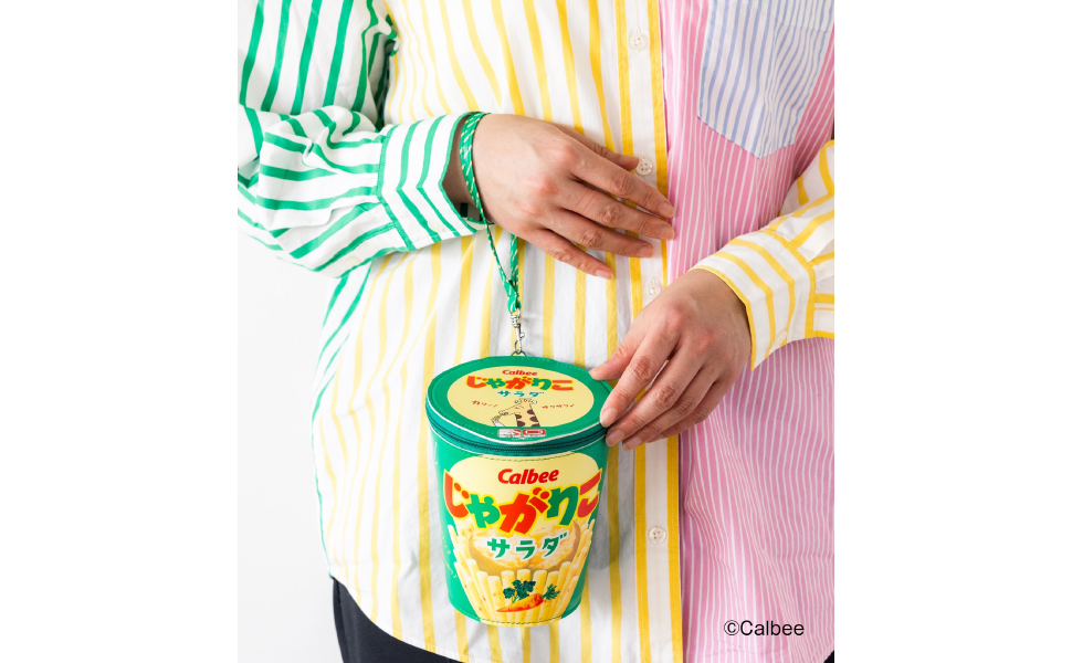Amazon.co.jp: Calbee じゃがりこ BIGポーチ BOOK サラダver