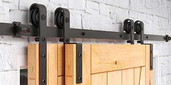 Die Beschläge für Scheunentore sind eine großartige Möglichkeit, Ihrem Zuhause Charakter zu verleihen.