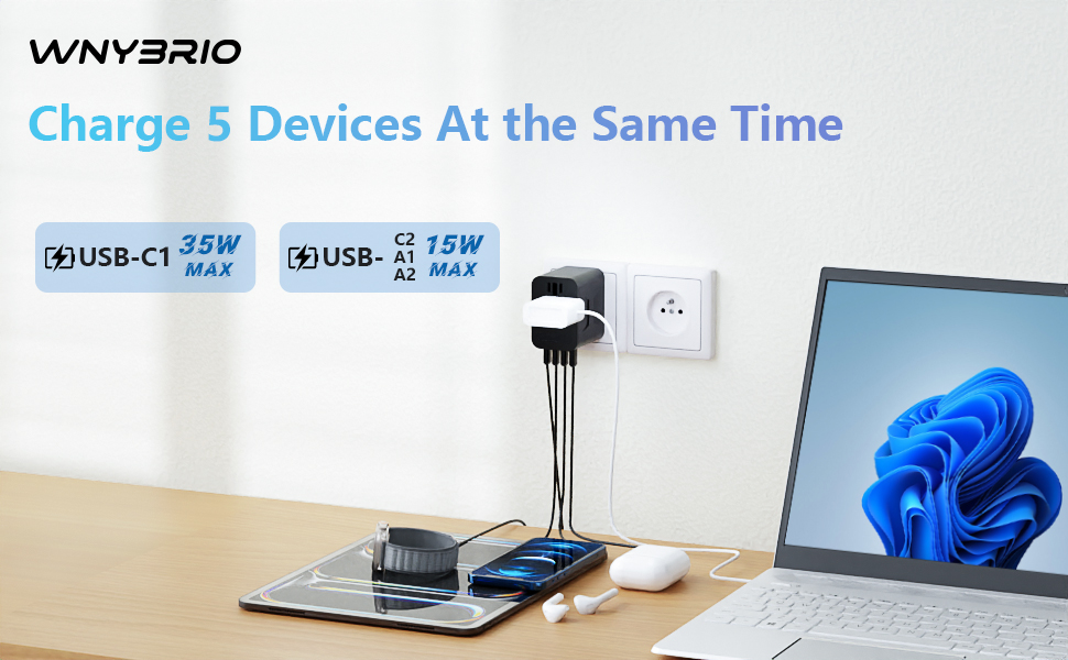 A 138 Universal travel adapter