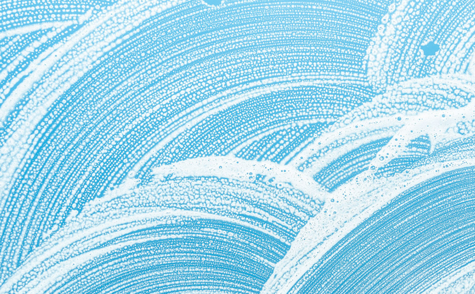 Motivo astratto di striature curve blu e bianche che ricordano le onde d'acqua o i vortici di movimento pulente su uno sfondo