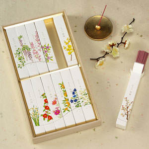 Amazon.co.jp: カメヤマ 名香 月の花 桐箱 12種入 花の香り