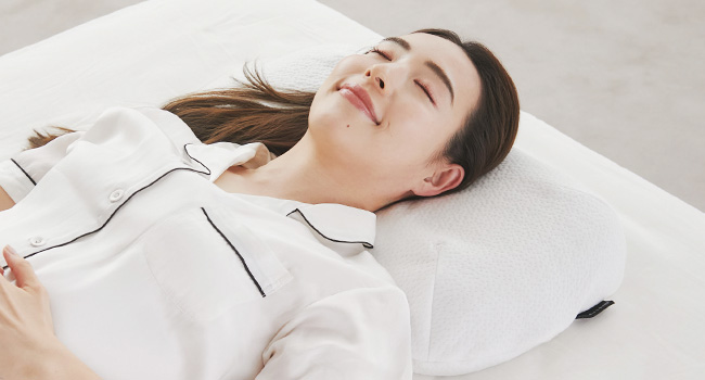 Amazon｜ヒツジのいらない枕 まくら 首が痛くならない 枕高め