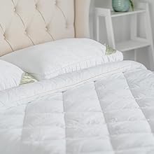 Stay warm & cozy as you relax with our plush cotton duvet.