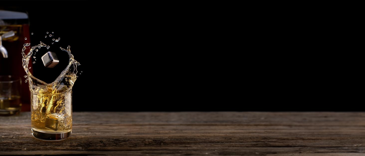 Whisiskey Whiskey Decanter Globe 900 ml Whiskey Carafe Set