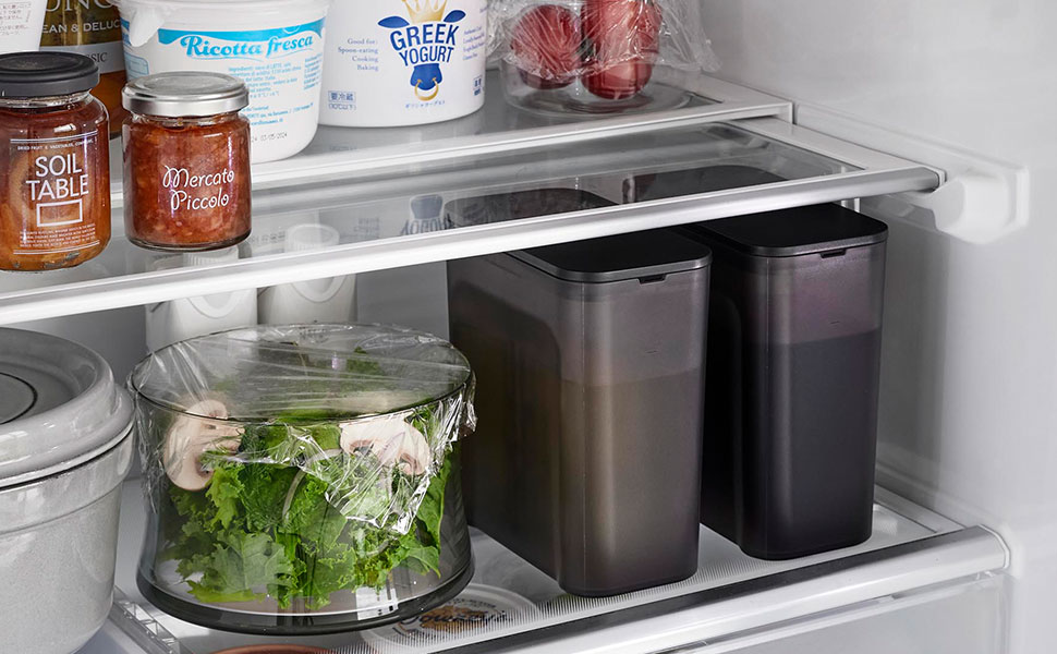 Amazon｜山崎実業(Yamazaki) 棚に入れられる 冷水筒 1L ブラック