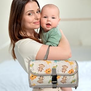 TRAGBARER WICKELTISCH FÜR KINDER
