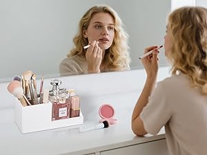 makeup organizer