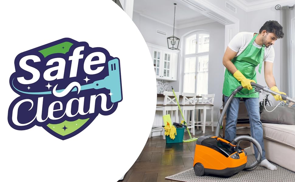 SAFE 'N CLEAN Pet Hair Brush, Vacuum Cleaner Accessory, Dog Brush, Cat Brush, 3 in 1 Set, Compatible with Dyson Miele, Siemens, Rowenta, AEG Karcher, Incl 7 Hombre aspirando una sala de estar con una aspiradora de lata naranja. Logotipo «Safe Clean» en la esquina. Interior luminoso e iluminado por el sol con paredes y muebles blancos