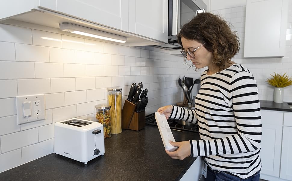 GE Under Light, 12 Inch, Wireless, Battery Operated