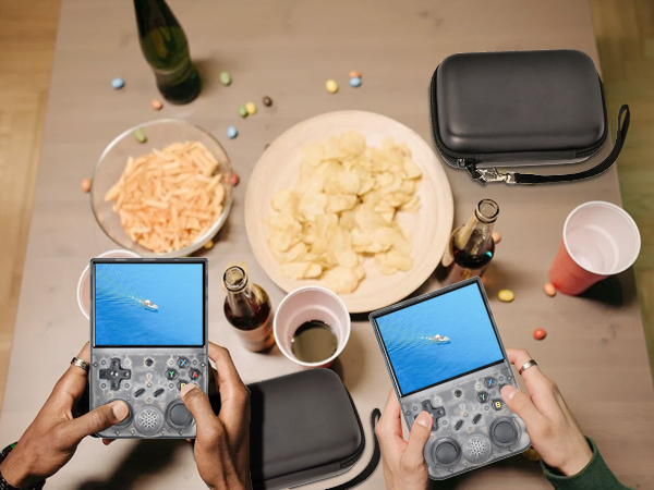 Retro gaming handheld case enables you share the joy of playing games with friends.