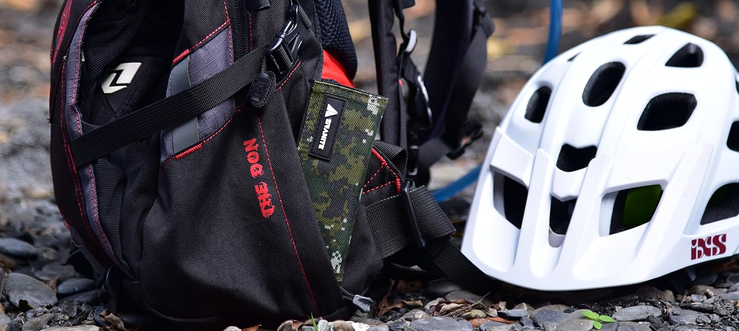 小型ながらコンパクトなツールキットで、ジャージのポケットやバックパックにすっきり収まります。