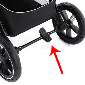 Un pied et deux freins