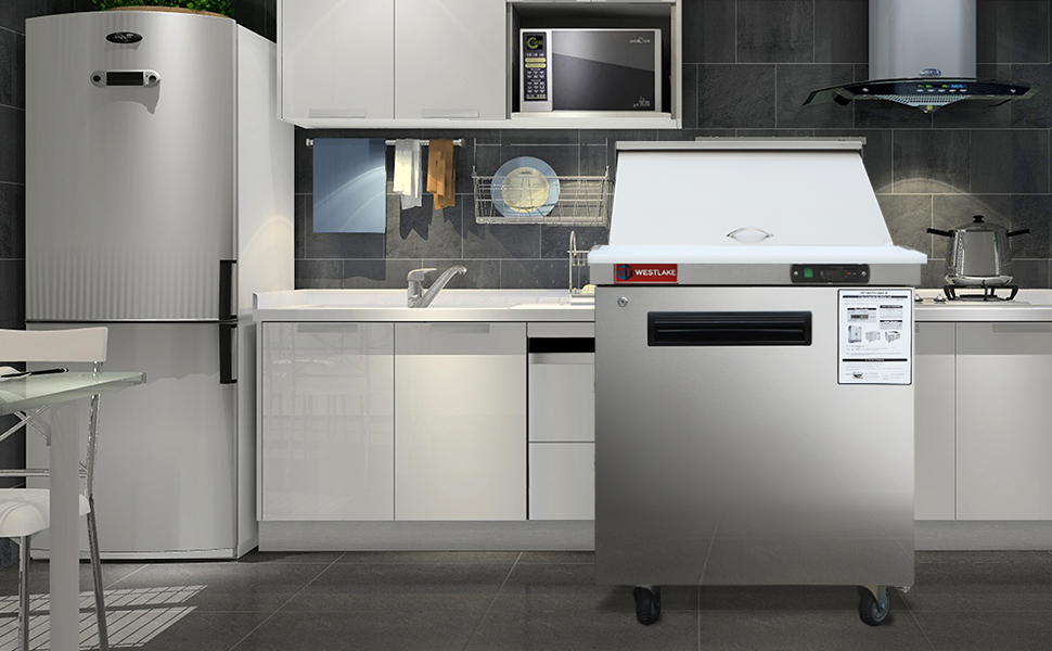 Commercial refrigerator