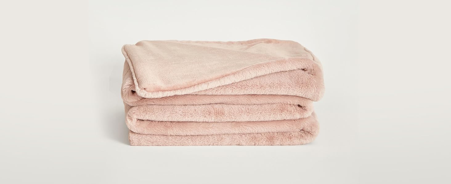 UnHide Lil’ Marsh Faux Fur Blanket Durable, Lightweight