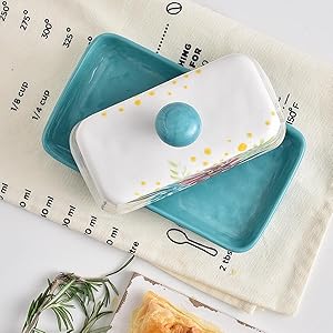 butter dish with handle