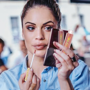 lip gloss tube with wand