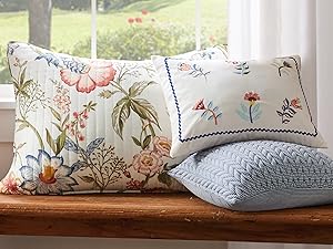 Maileen decorative pillow
