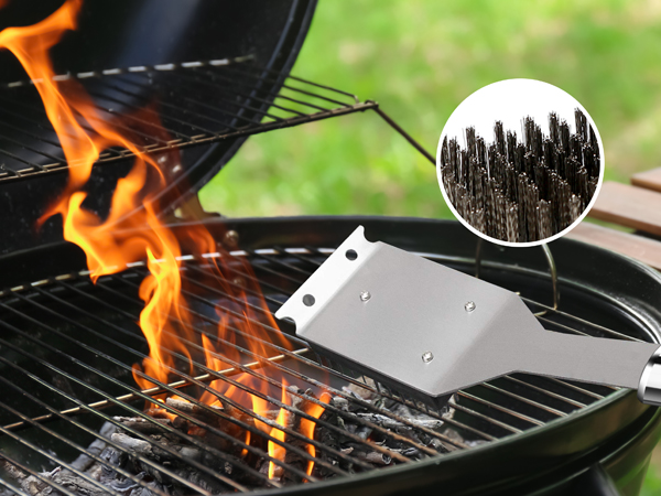 Grill cleaning brush