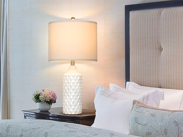 フロアスタンド Arles White Desk Lamp (Set of 2) Ceramic Table Lamps Set of 2, White Modern Bedside 25
