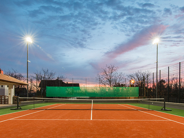 solar parking lot lights