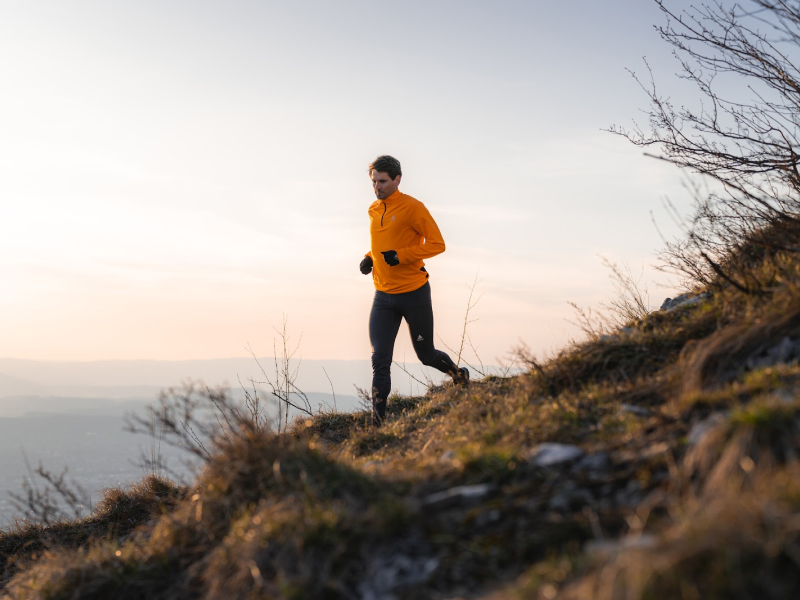 Odlo Men's Essential Light Running Jacket Amazon.de Fashion