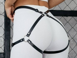 thigh garter belt