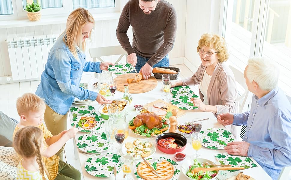 96 Pieces St. Patrick's Day Shamrock Plates