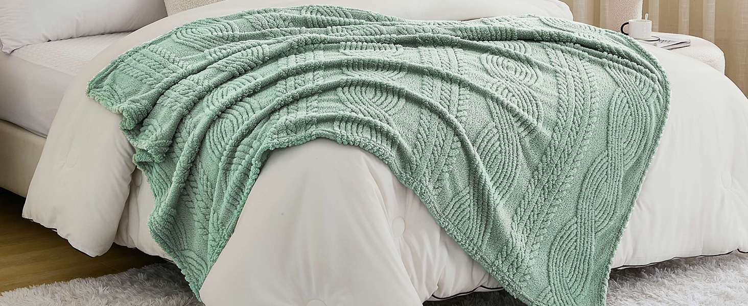 Bed Blanket Twin Size Green Flannel Fleece Blanket, Super