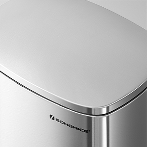 The lid tightly seals around the rim to keep stinky smells at bay.