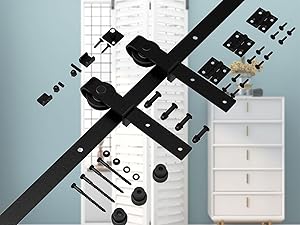 ein Bild von einem Schrank mit einer Schublade und einem Paar Schuhen.