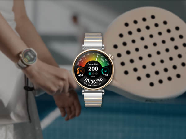 Mehrere Ansichten einer Smartwatch mit kreisförmigem Display, auf dem Fitnessmetriken angezeigt werden, einschließlich einer Anzeige von „200“ auf dem digitalen Bildschirm. Die Uhr hat ein Metallband und eine moderne Oberfläche.