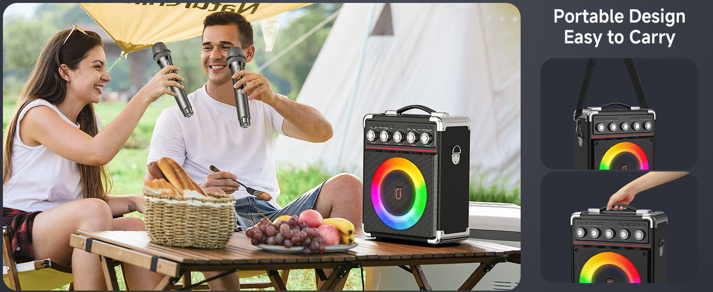 homme assis à une table avec un micro et un micro