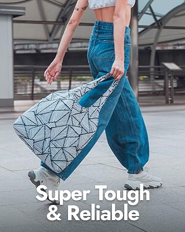 Person using Nanobag Standard in Sketch