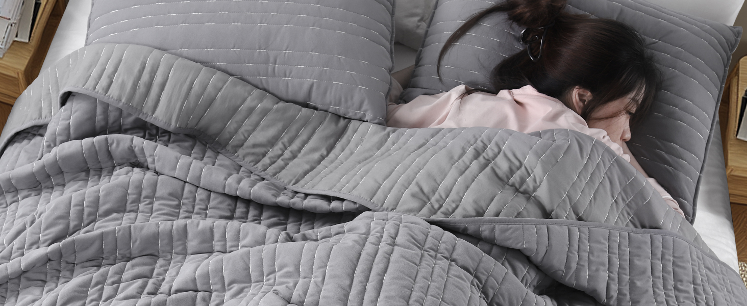 KASENTEX Luxurious Velvet Quilt Set 3 Pieces Oversize King