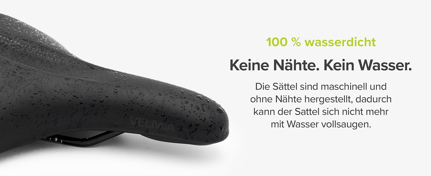 Schwarzer Fahrradsitz mit Wassertropfen auf der Oberfläche, der für seine zu 100 % wasserdichte Konstruktion mit nahtlosem Herstellungsprozess sorgt